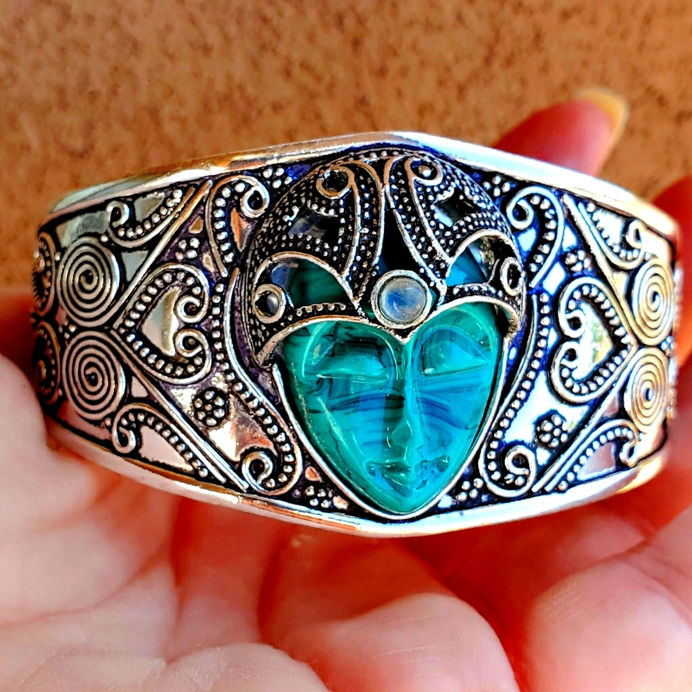 New Carved Goddess Face Rainbow Moonstone 925 Silver Bracelet.